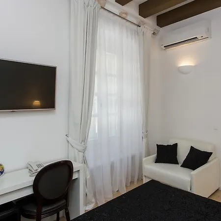 Guest house Klarisa Palace